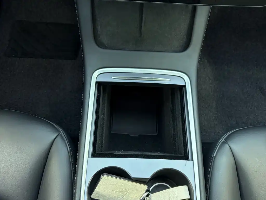 Tesla Model 3 — фото 11