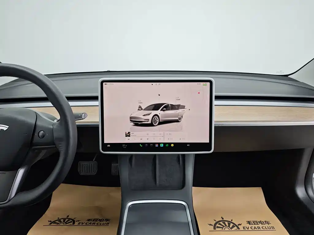 Tesla Model 3 — фото 13