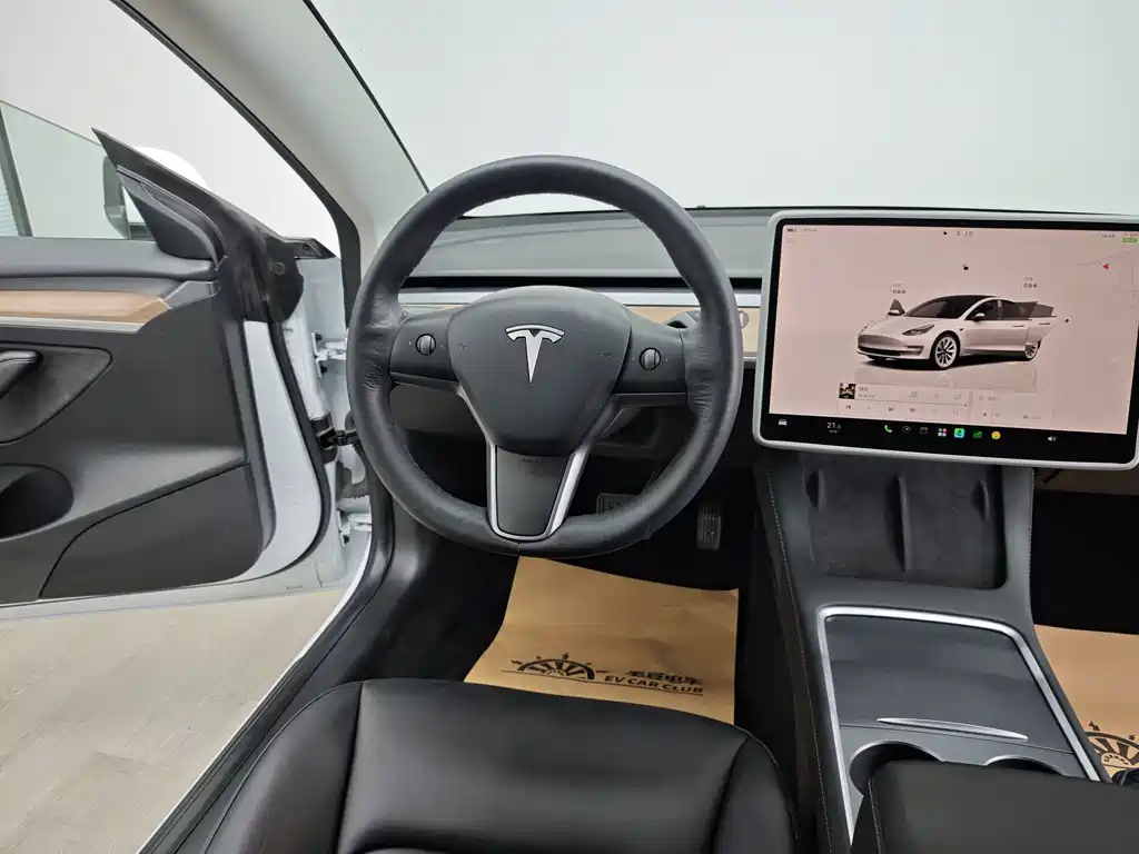 Tesla Model 3 — фото 15