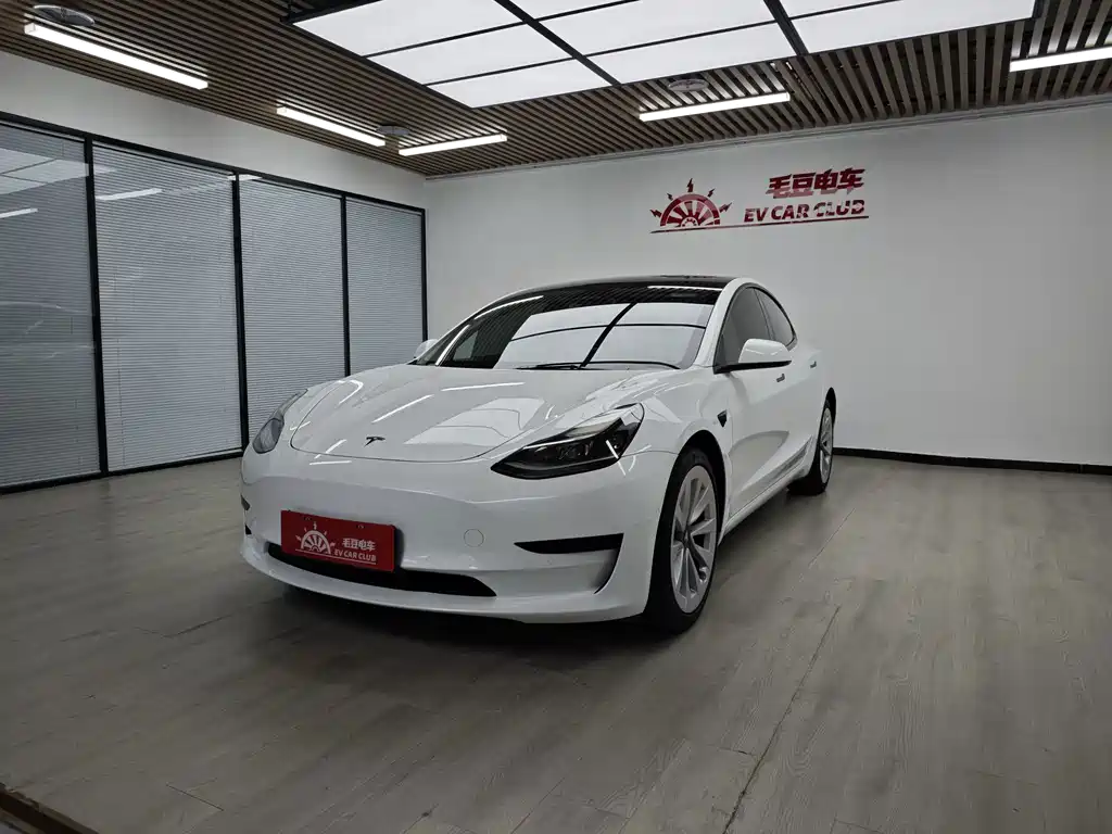 Tesla Model 3 — фото 3