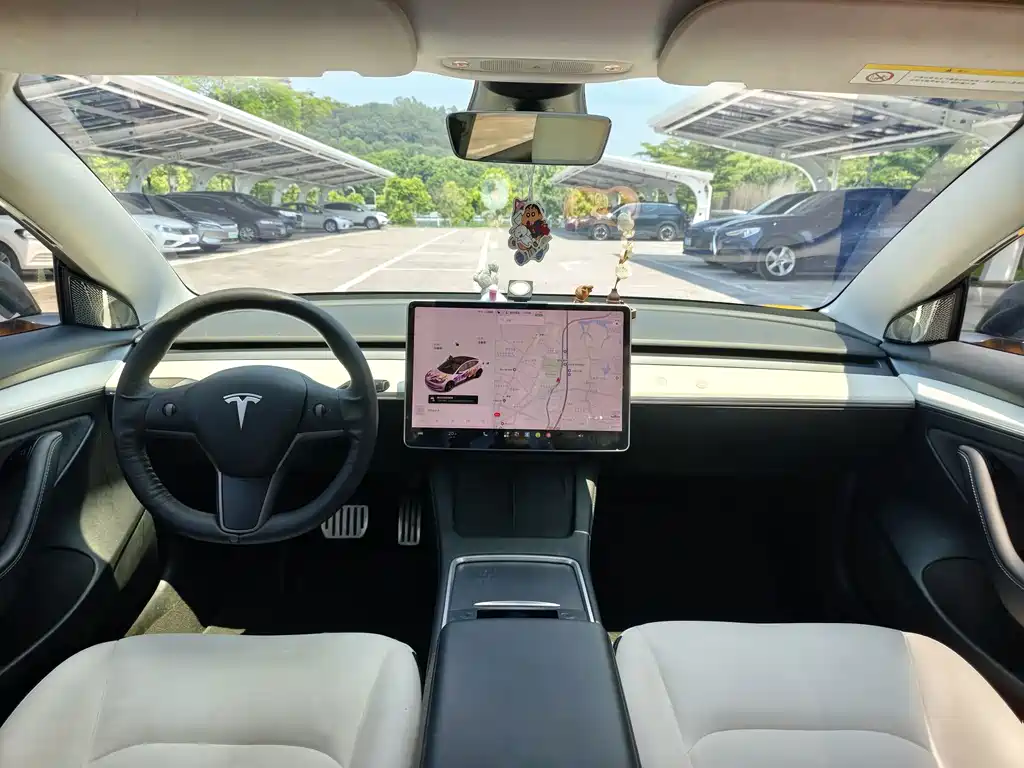 Tesla Model 3 — фото 14