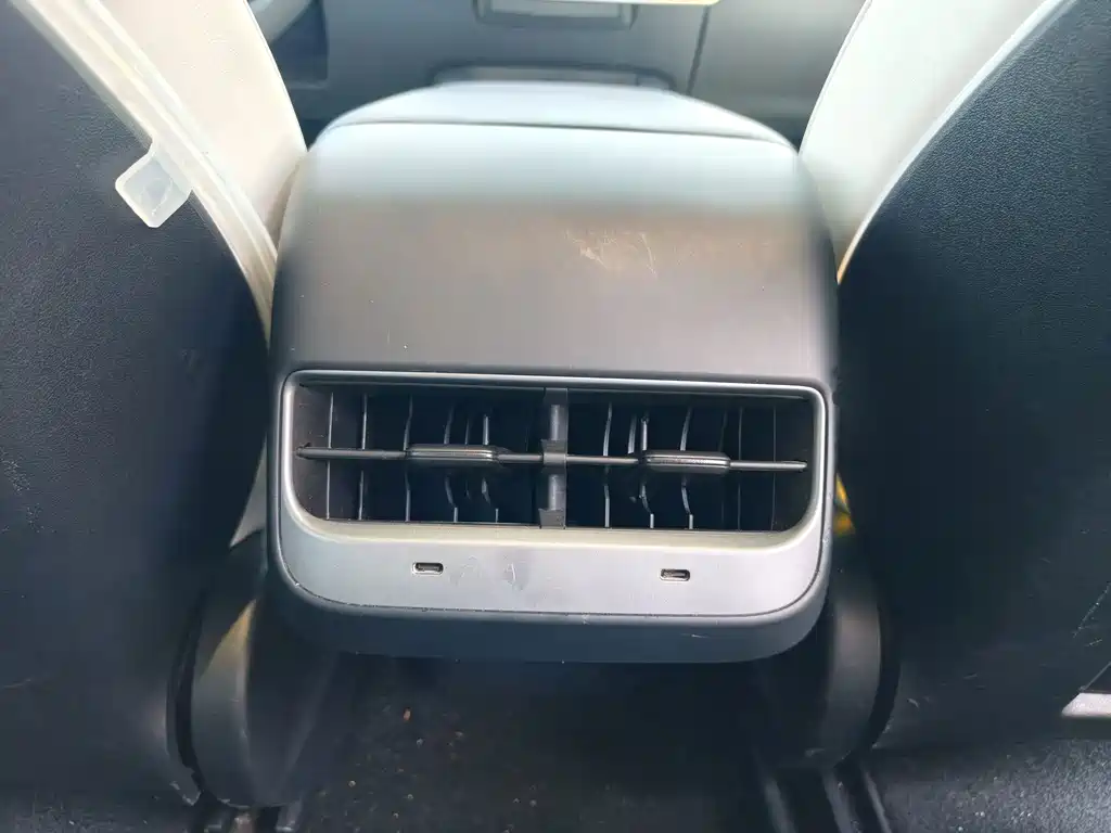 Tesla Model 3 — фото 19