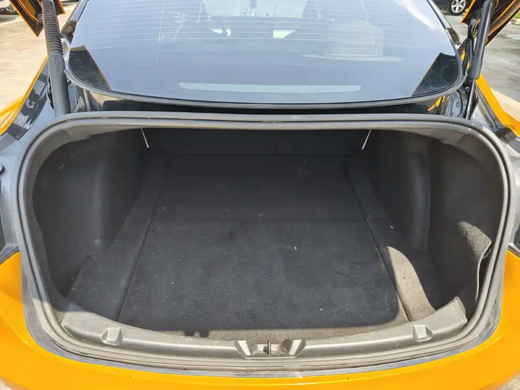 Tesla Model 3 — фото 21