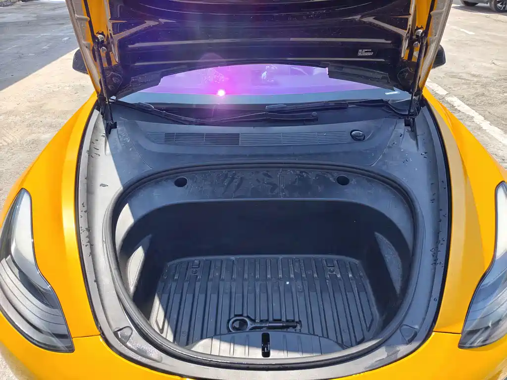 Tesla Model 3 — фото 23