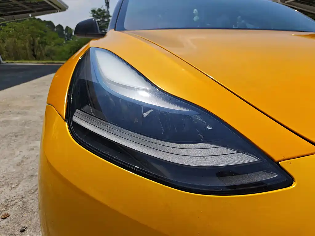 Tesla Model 3 — фото 9