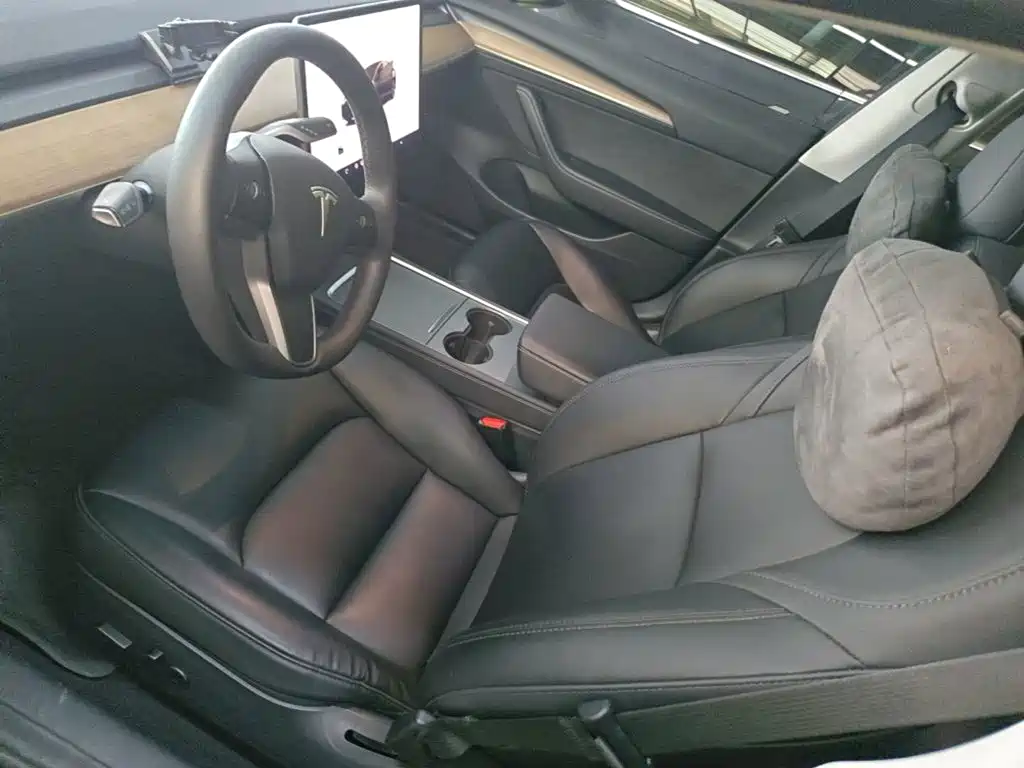 Tesla Model 3 — фото 15