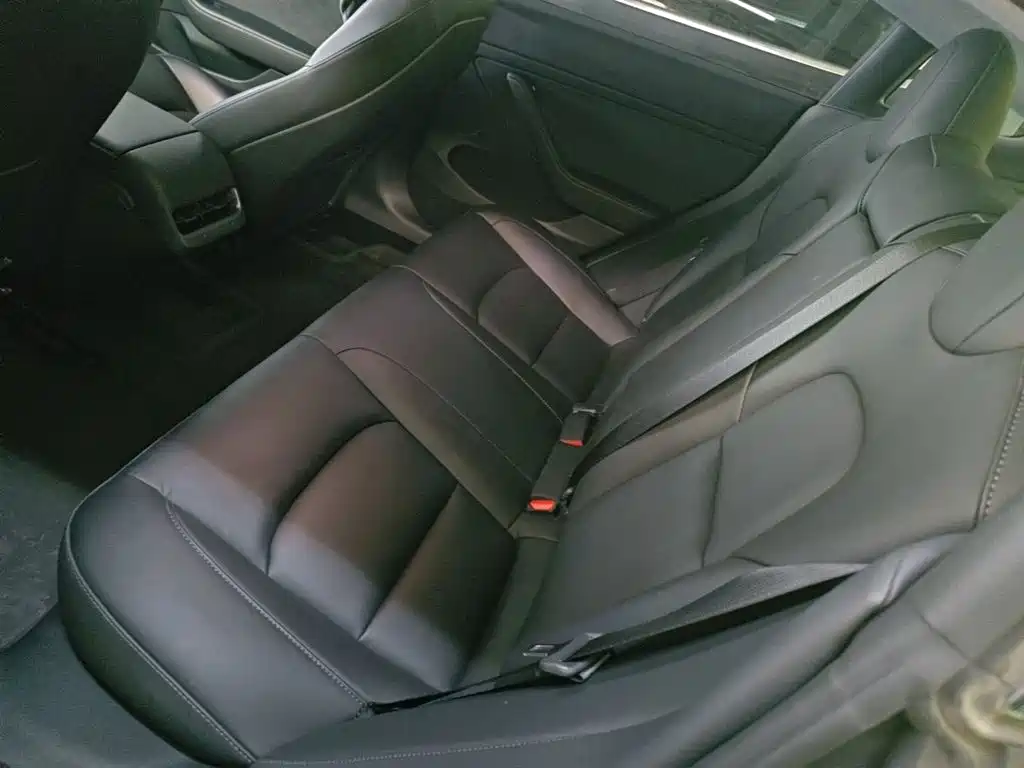 Tesla Model 3 — фото 17