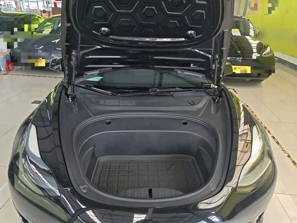 Tesla Model 3 — фото 20