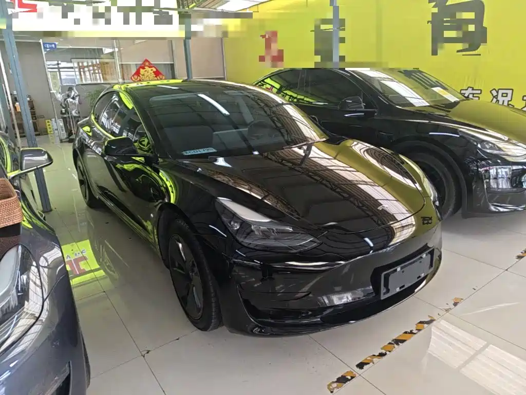 Tesla Model 3 — фото 4