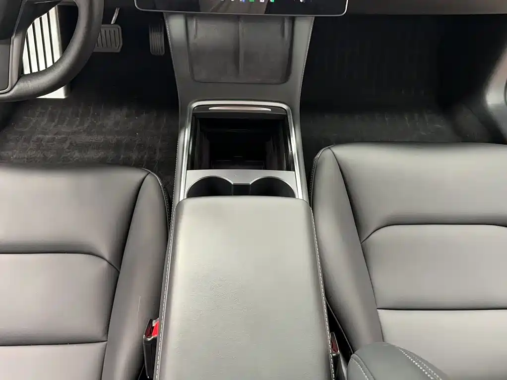 Tesla Model 3 — фото 6