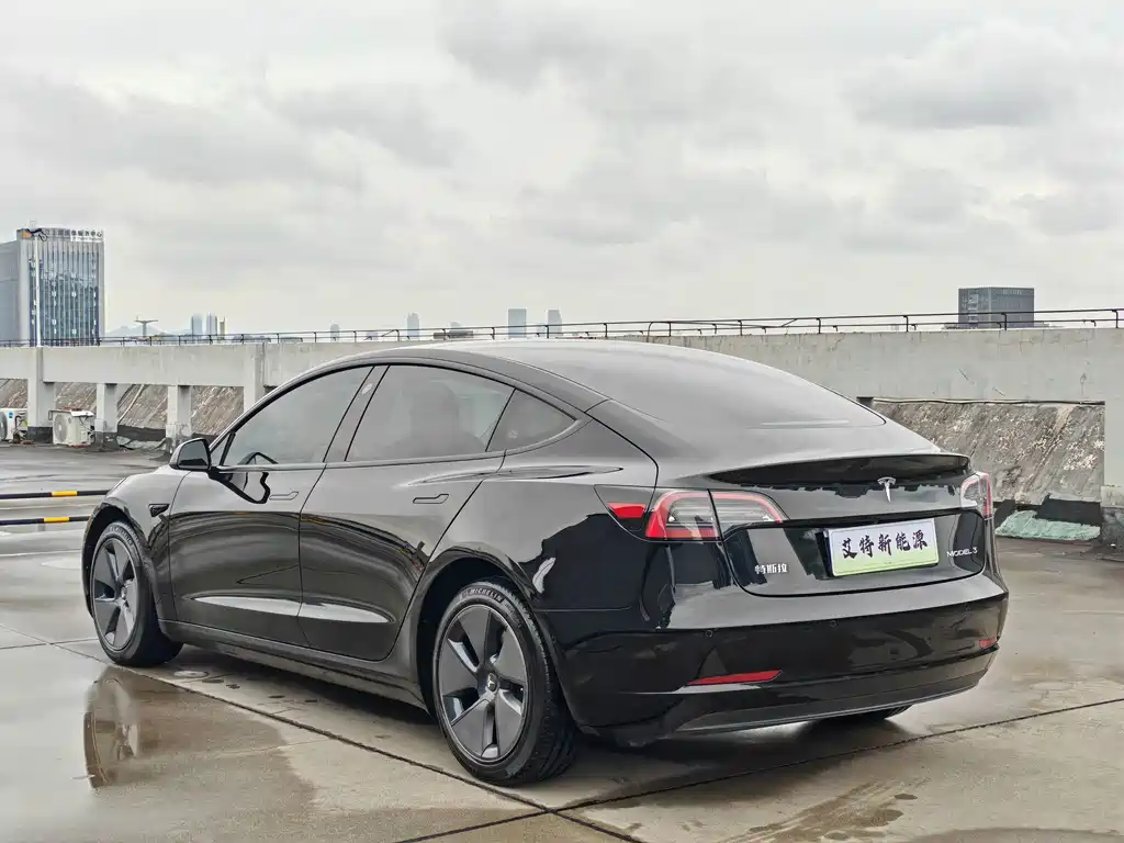 Tesla Model 3 — фото 5