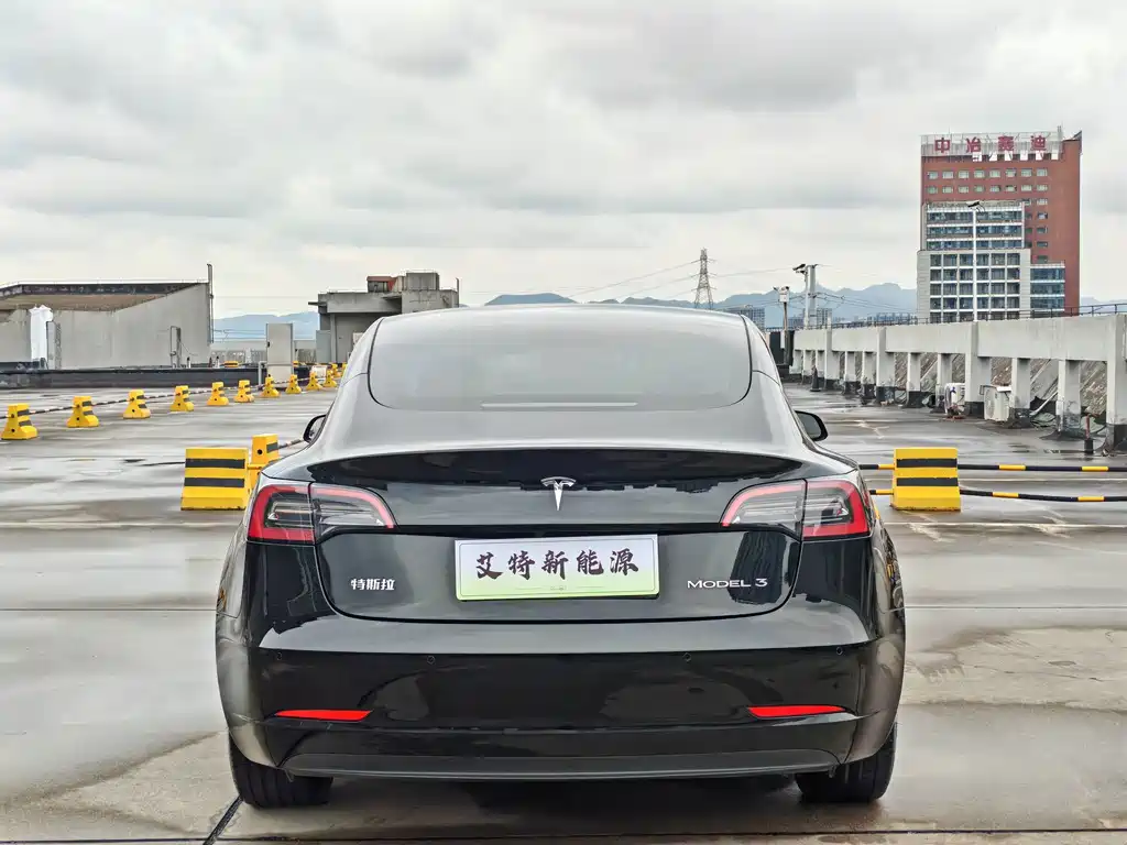 Tesla Model 3 — фото 6