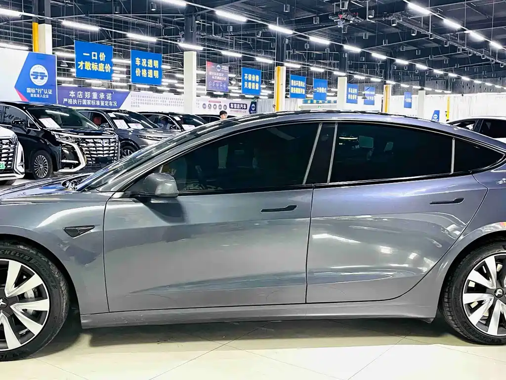 Tesla Model 3 — фото 5