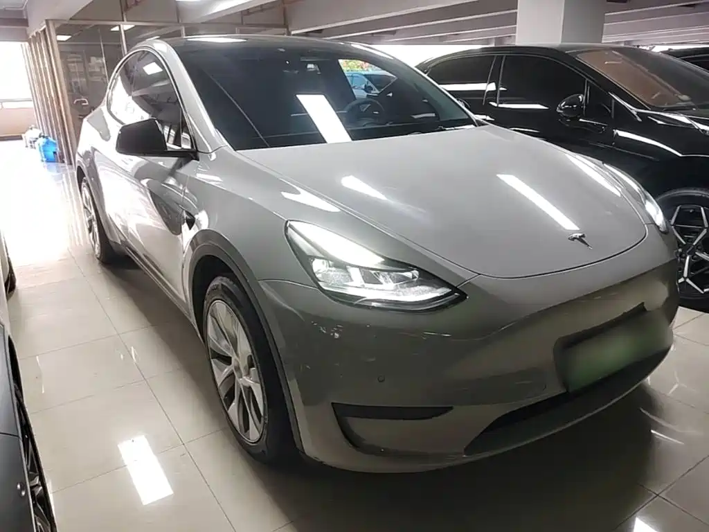 Tesla Model Y — фото 4