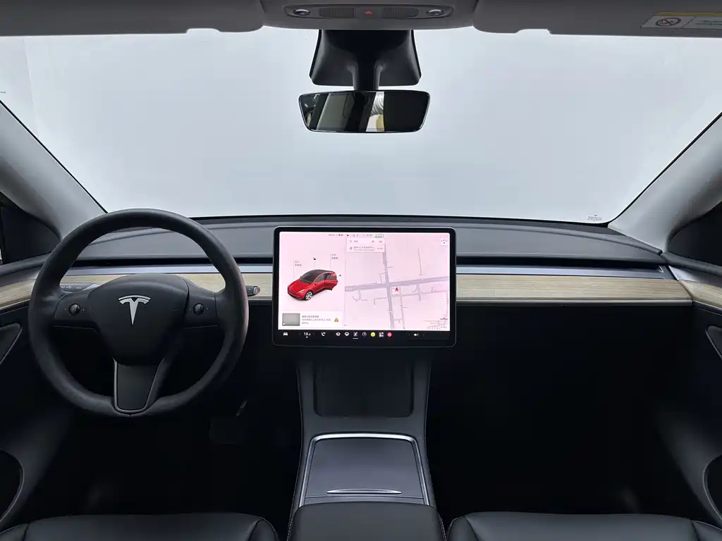 Tesla Model Y — фото 14