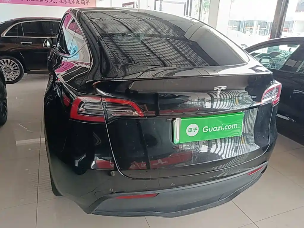 Tesla Model Y — фото 6