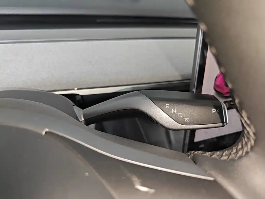Tesla Model Y — фото 14