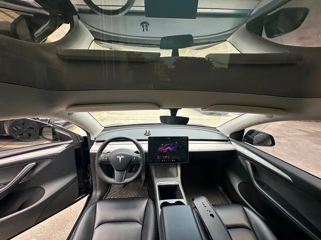Tesla Model Y — фото 6