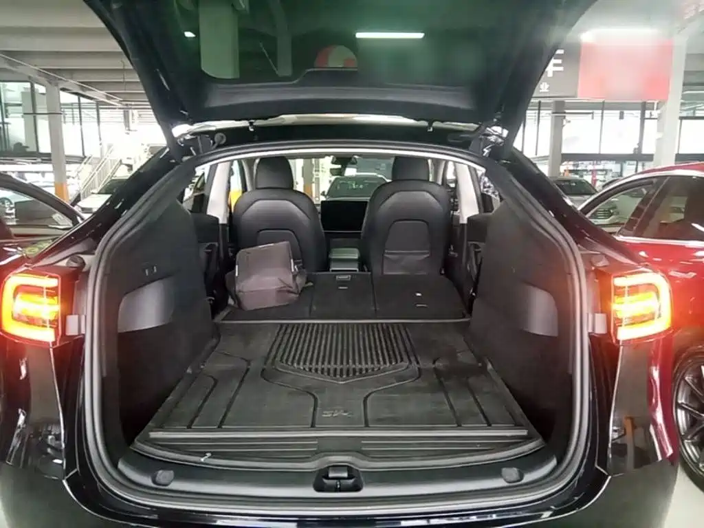 Tesla Model Y — фото 19