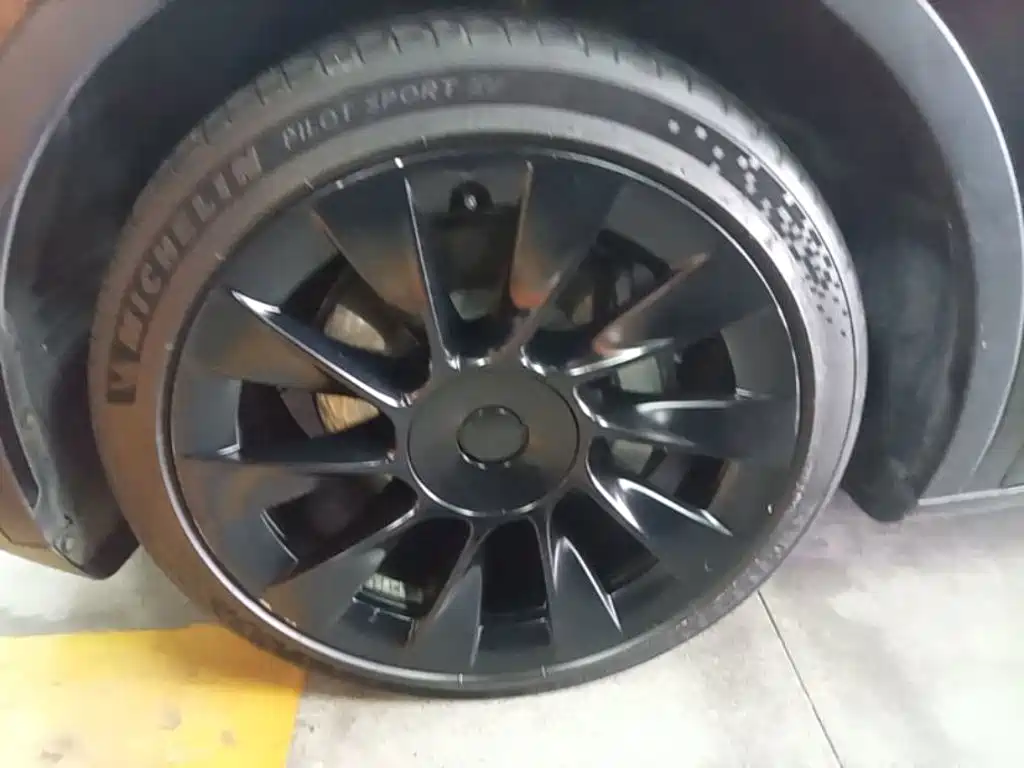 Tesla Model Y — фото 23