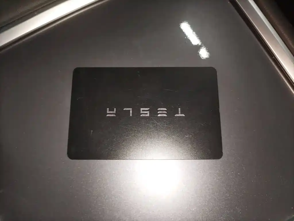 Tesla Model Y — фото 17