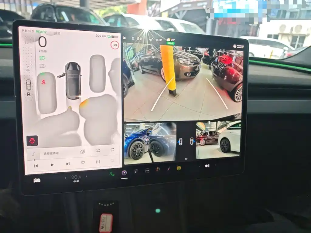 Tesla Model 3 — фото 13