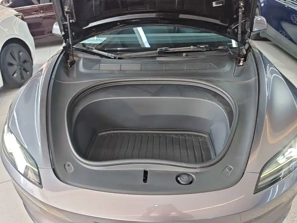 Tesla Model 3 — фото 20