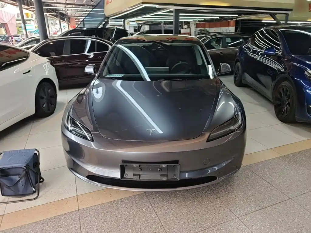 Tesla Model 3 — фото 3