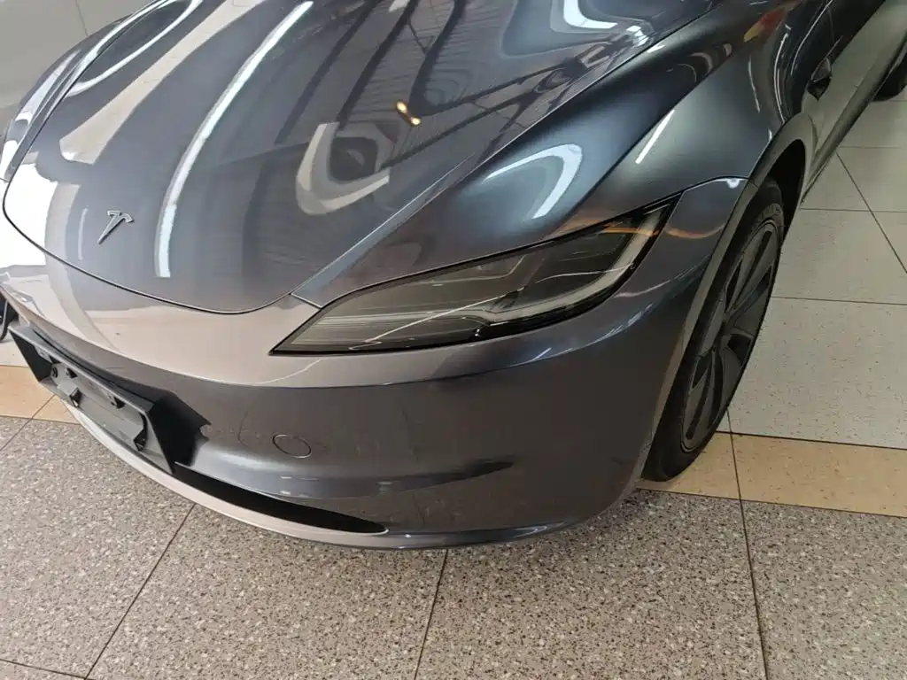 Tesla Model 3 — фото 24