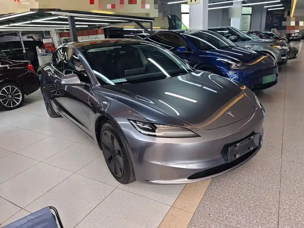 Tesla Model 3 — фото 4