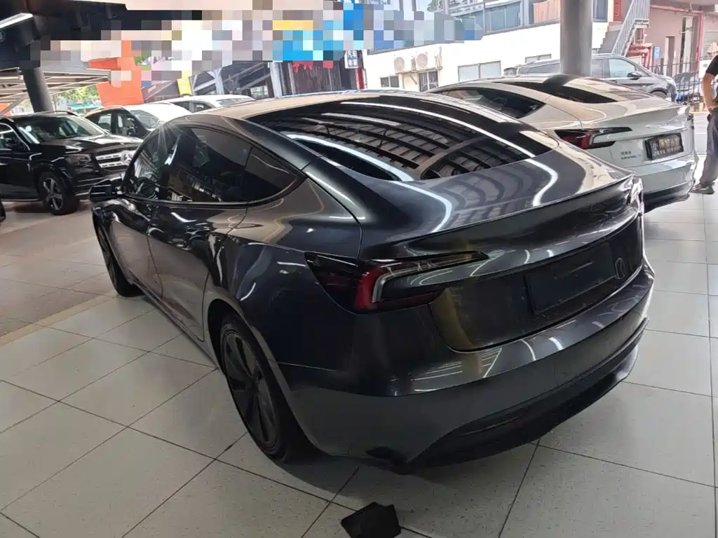 Tesla Model 3 — фото 5