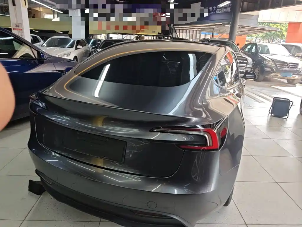 Tesla Model 3 — фото 7