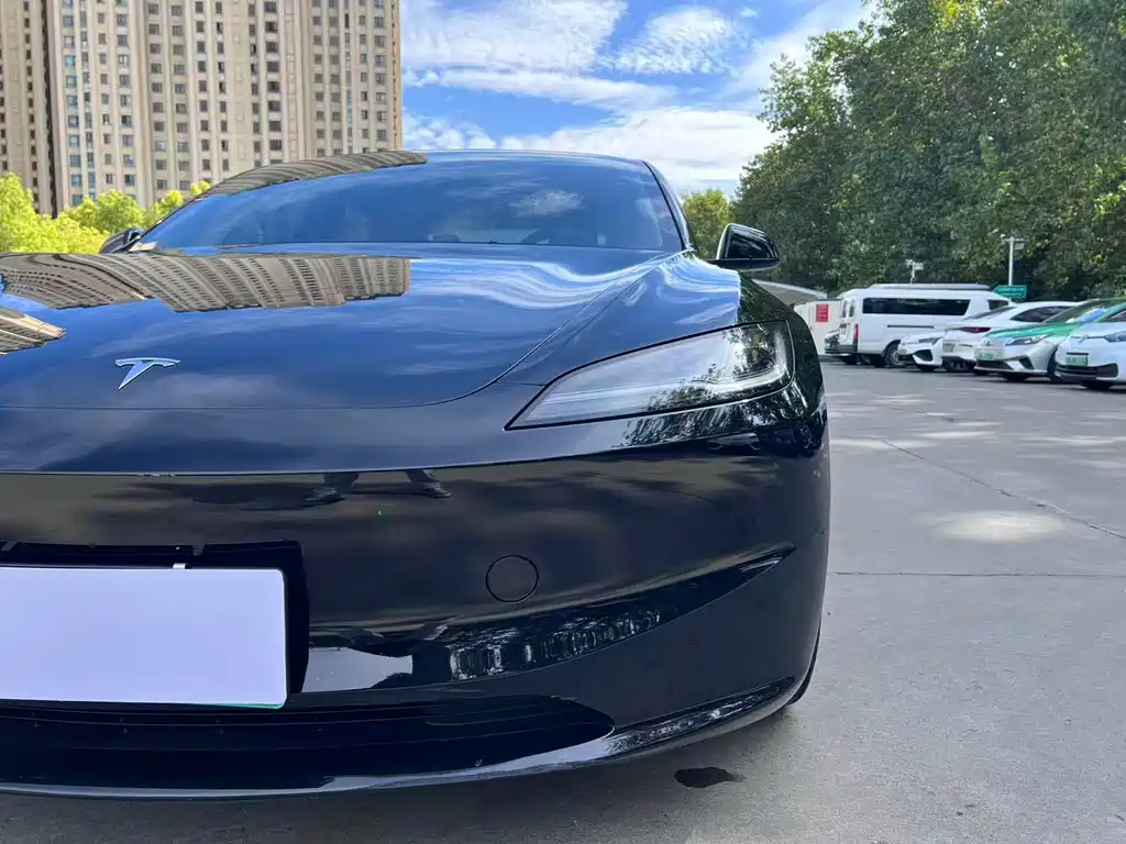 Tesla Model 3 — фото 14