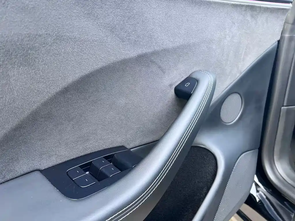 Tesla Model 3 — фото 17