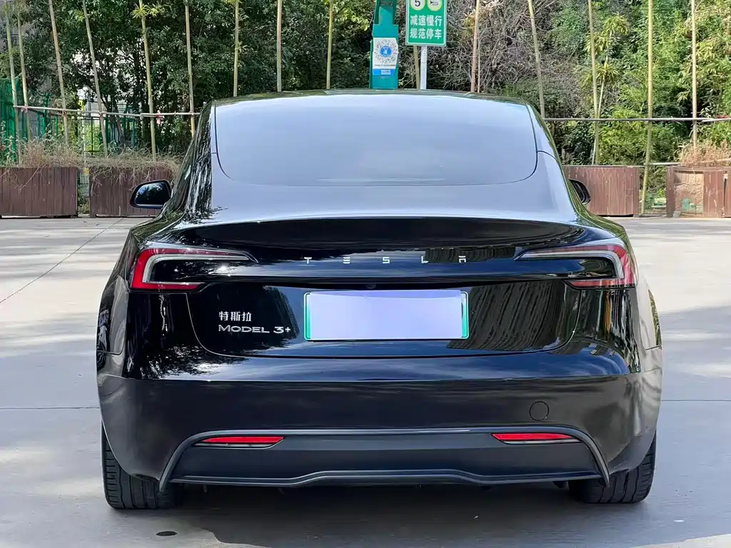 Tesla Model 3 — фото 5