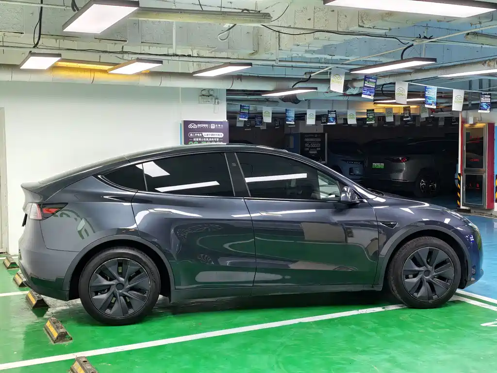 Tesla Model Y — фото 5