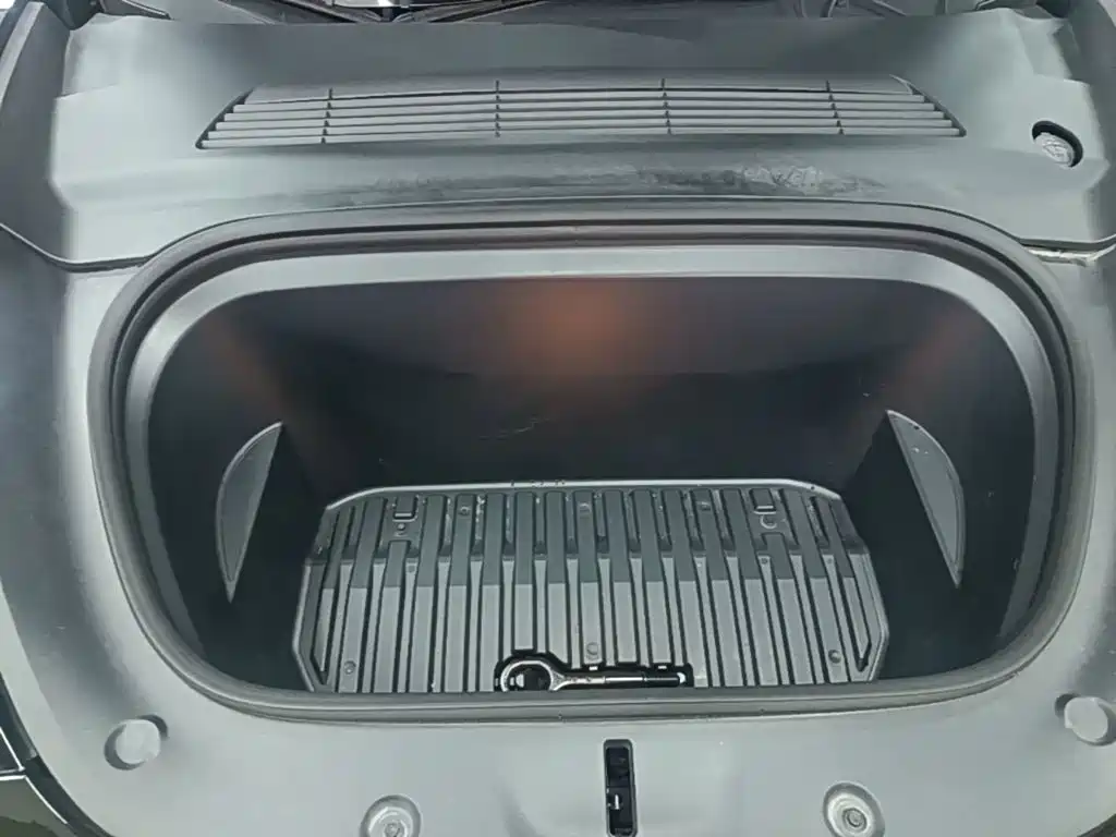 Tesla Model Y — фото 20