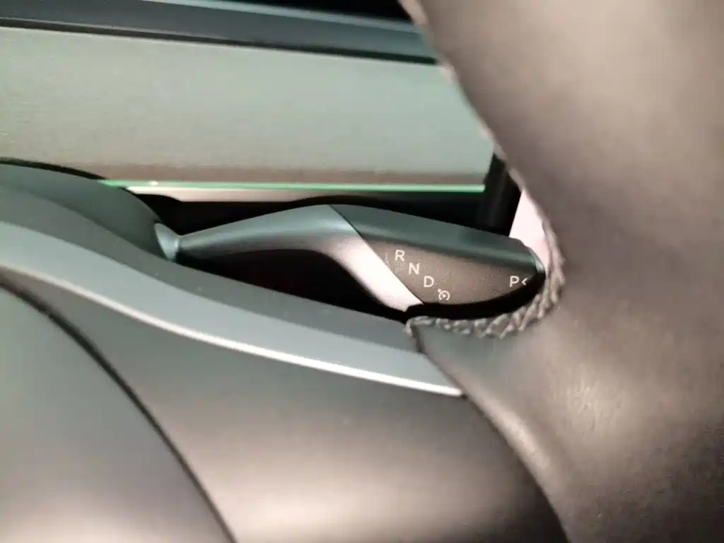 Tesla Model Y — фото 14