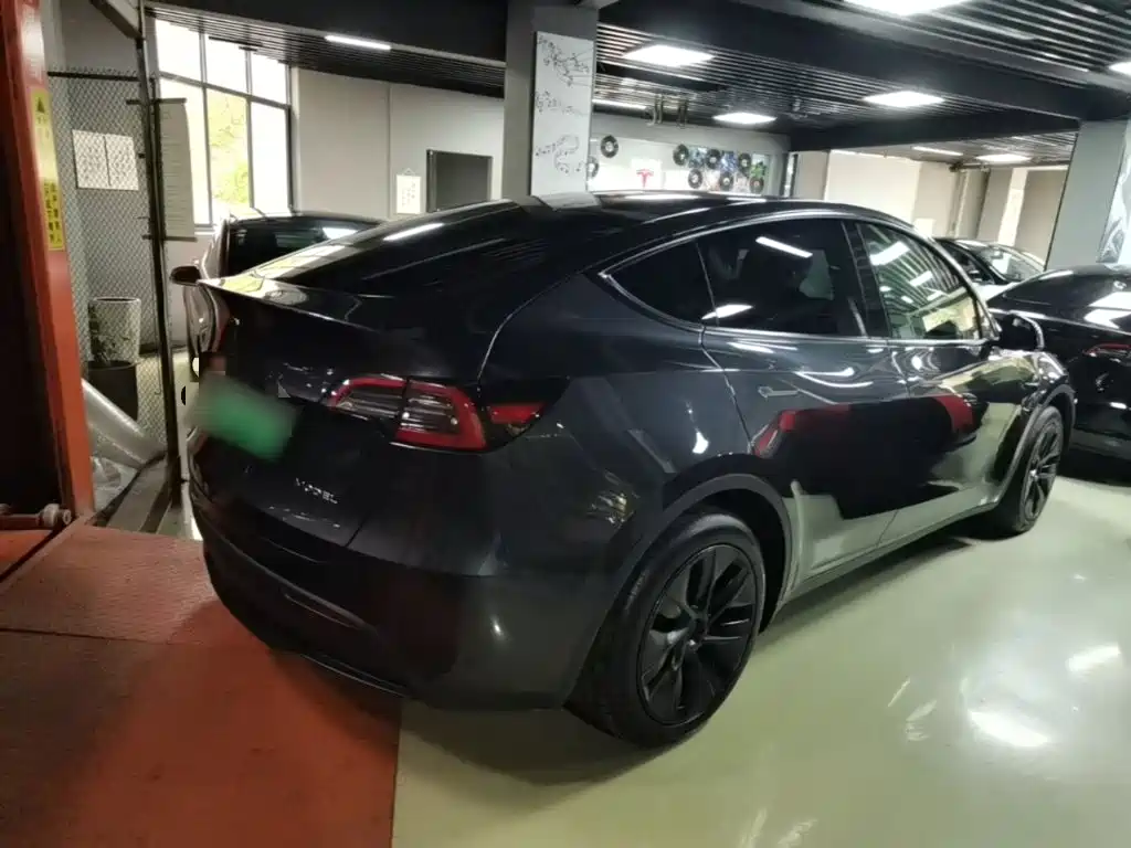 Tesla Model Y — фото 7
