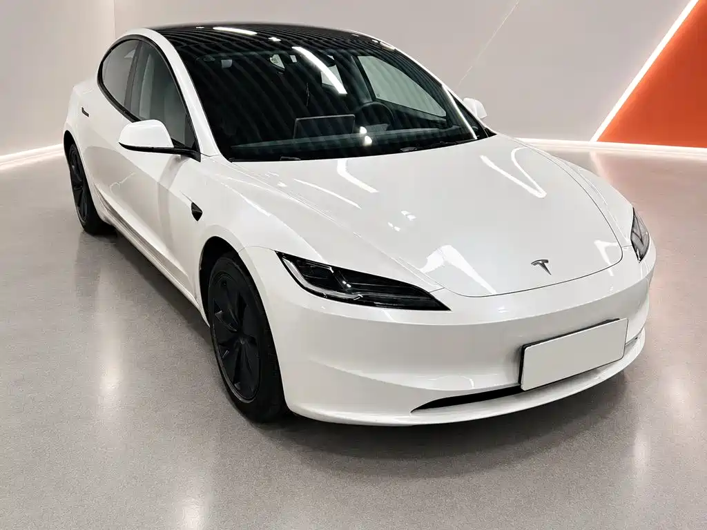 Tesla Model 3 — фото 3