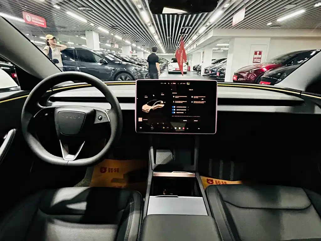 Tesla Model 3 — фото 8