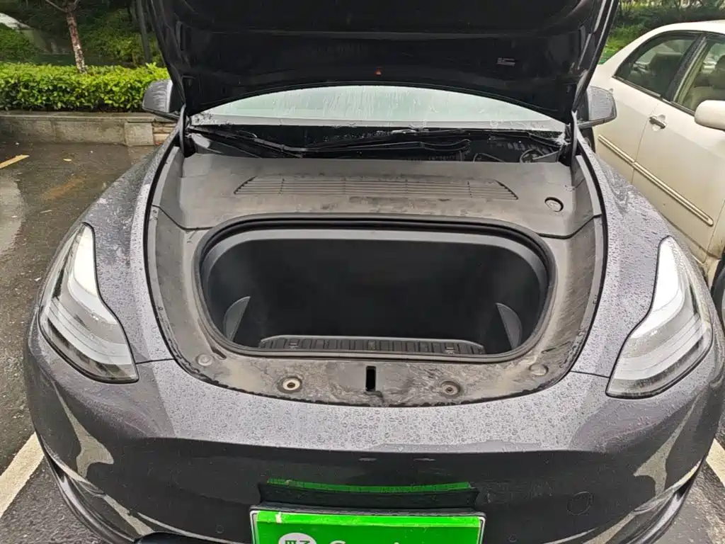 Tesla Model Y — фото 20