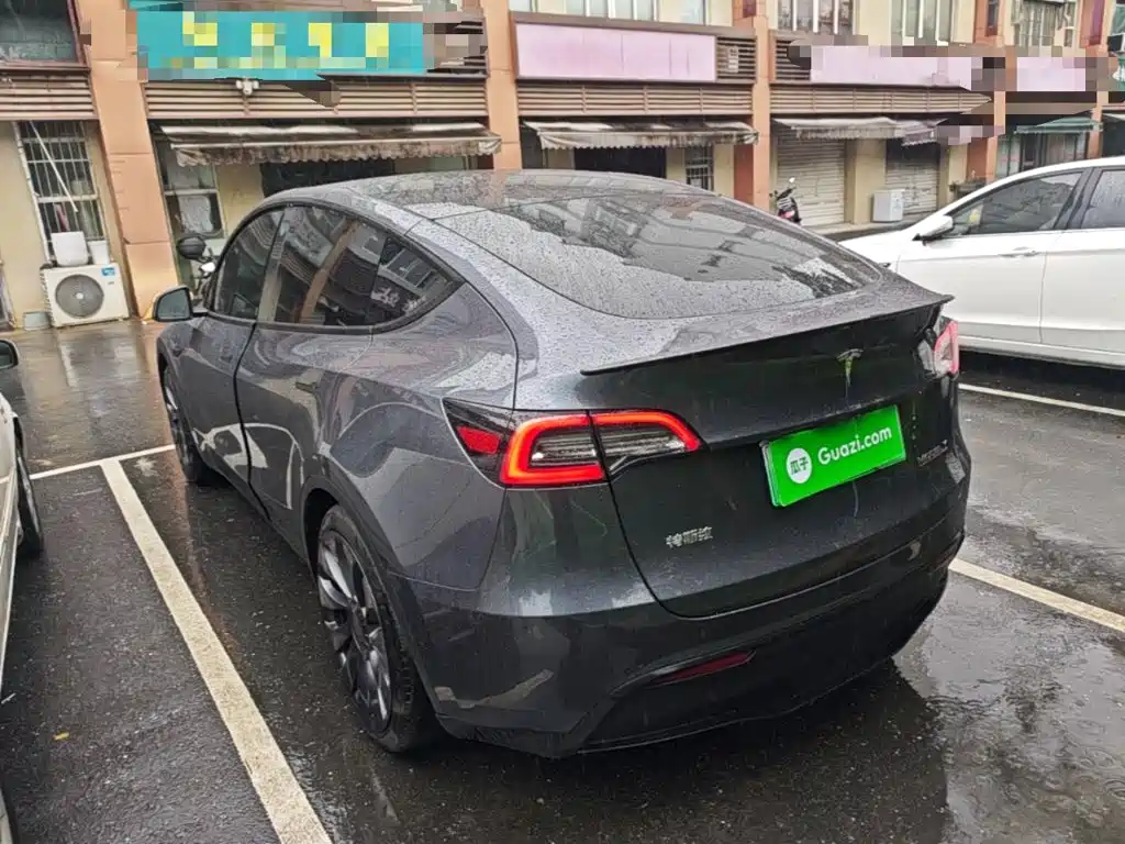 Tesla Model Y — фото 5