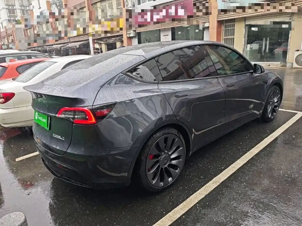 Tesla Model Y — фото 7