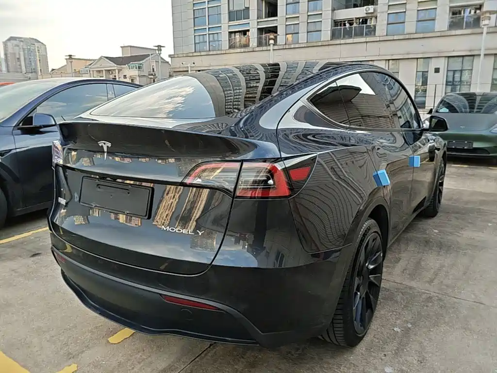 Tesla Model Y — фото 5