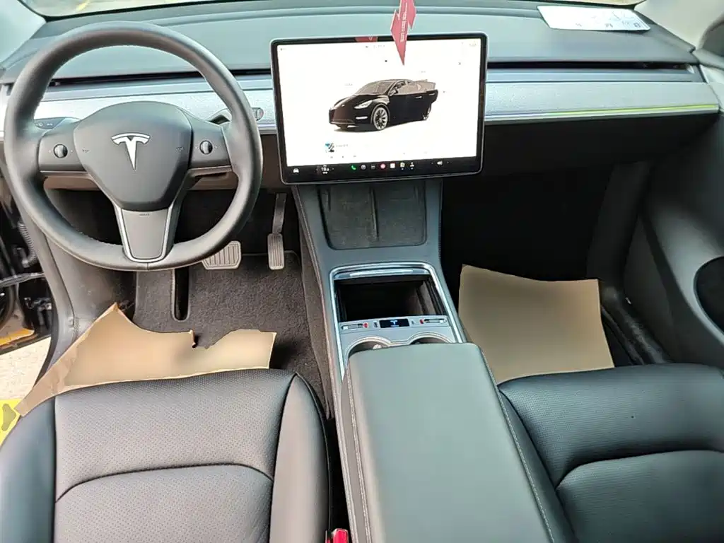 Tesla Model Y — фото 6