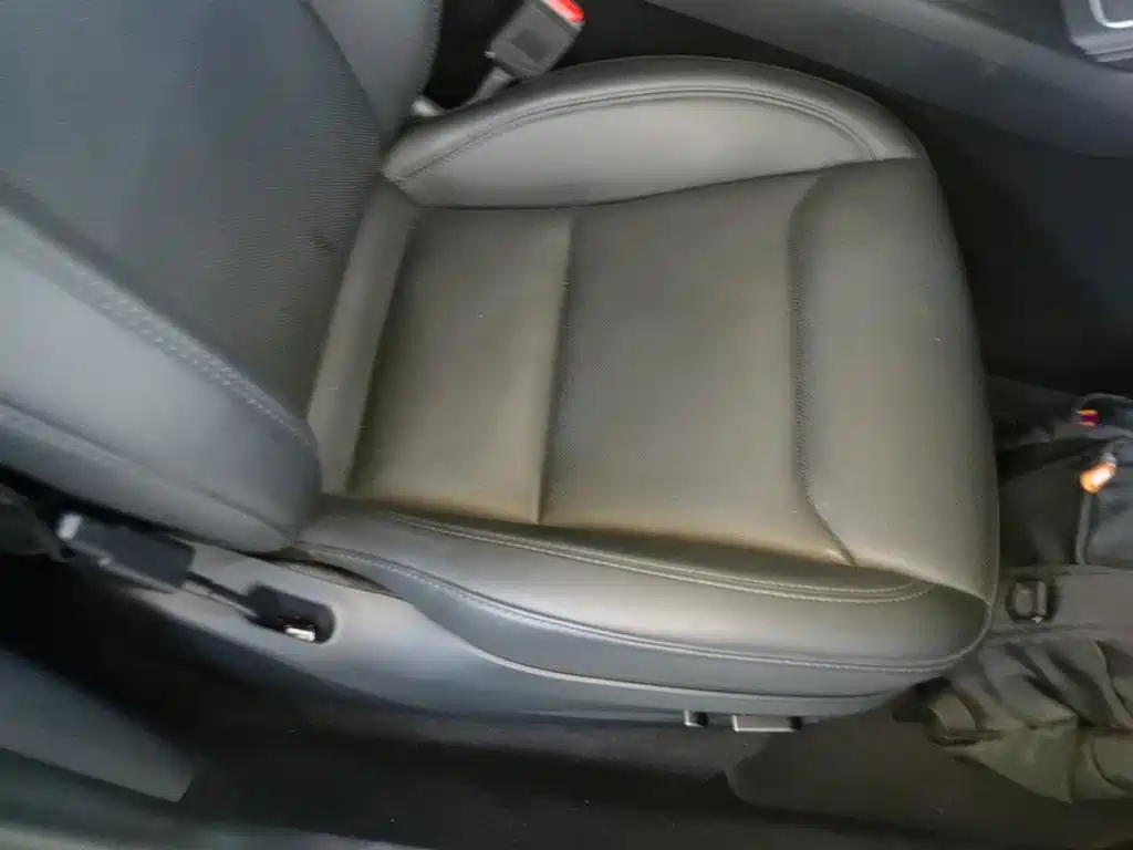 Tesla Model Y — фото 25