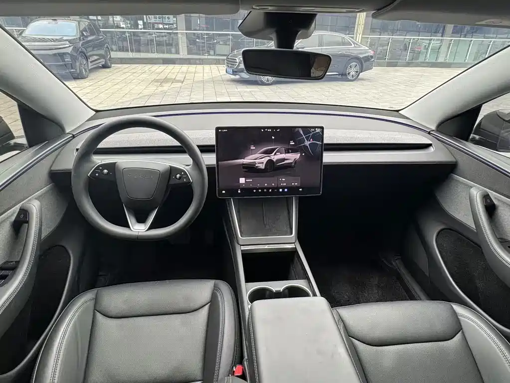 Tesla Model Y — фото 5