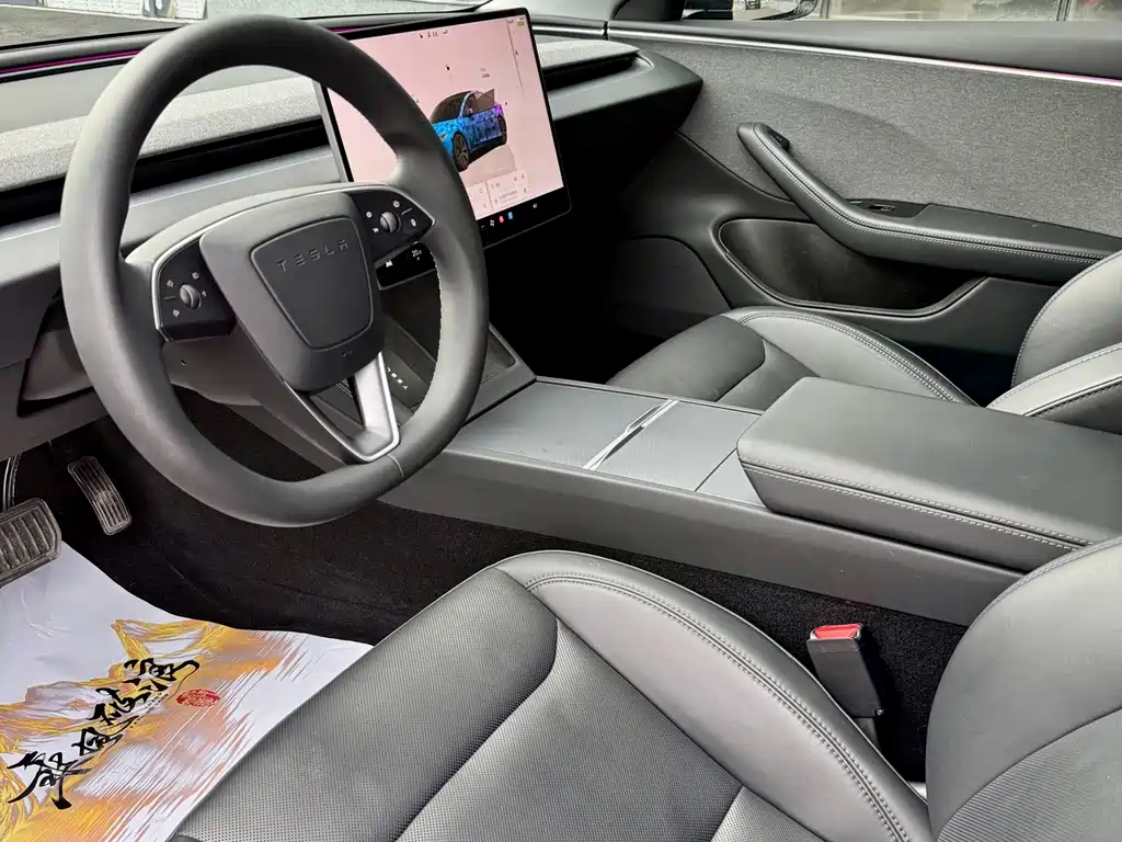 Tesla Model 3 — фото 11