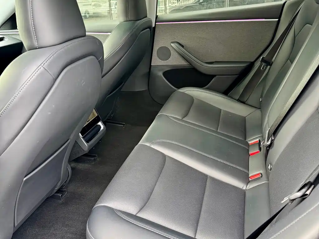 Tesla Model 3 — фото 13